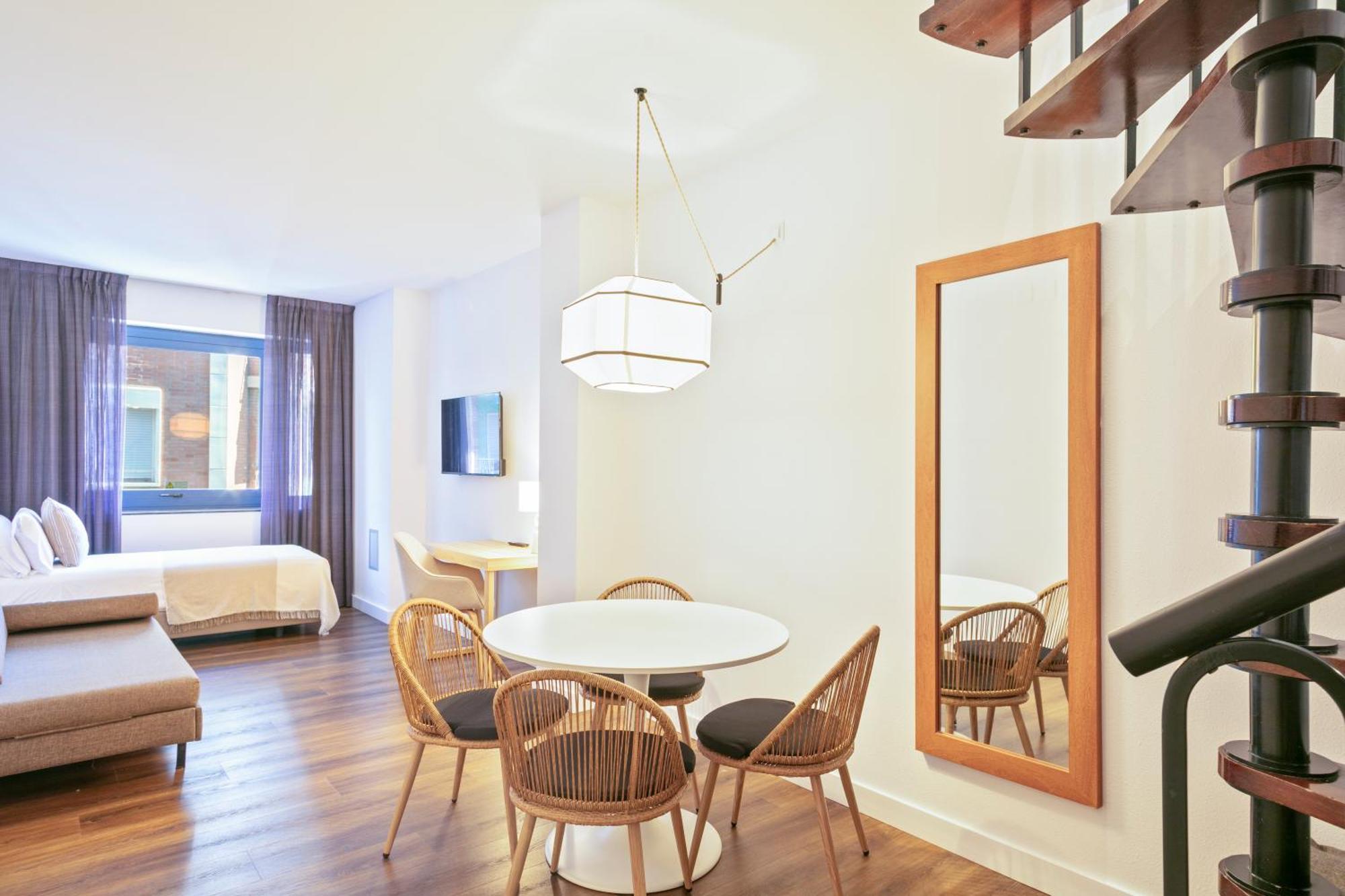 Hotel Acta Azul Барселона Экстерьер фото
